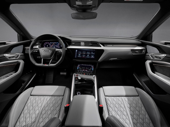 Audi e-tron S [2022] 004