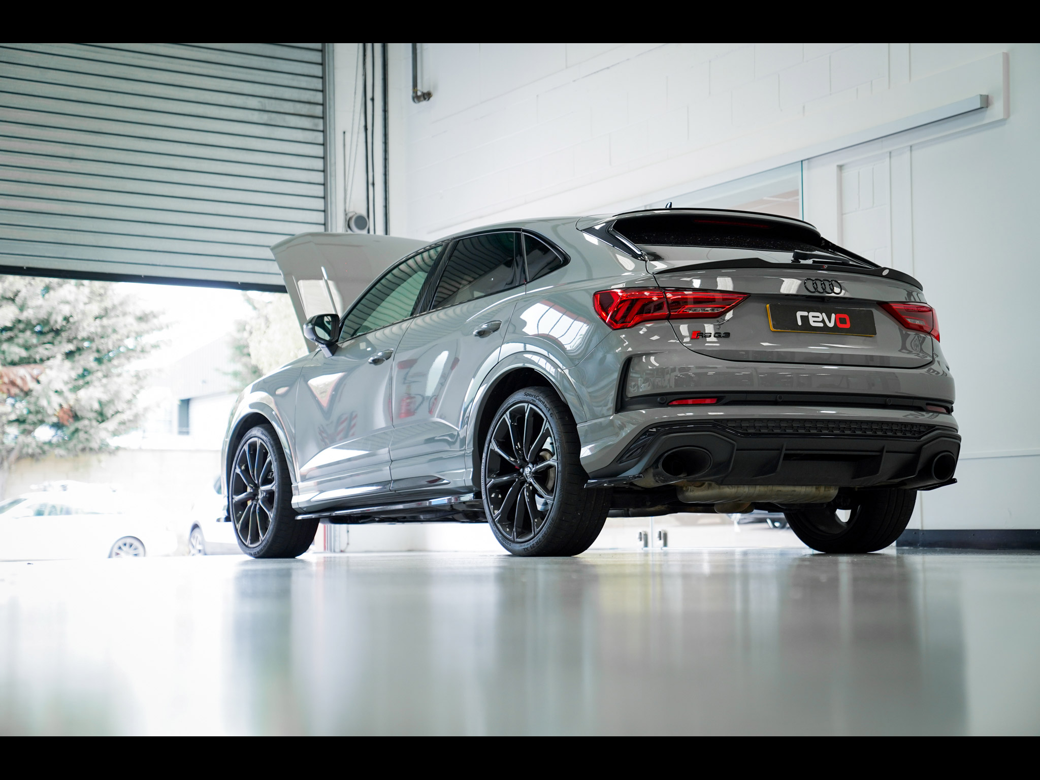 REVO Audi RS Q3 Sportback [   アウディに嵌まる   壁紙画像ブログ