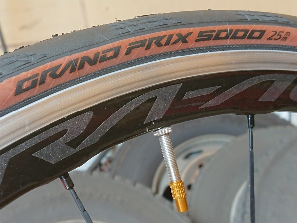 ロードバイクのタイヤ交換（Continental GRAND PRIX 5000 black 