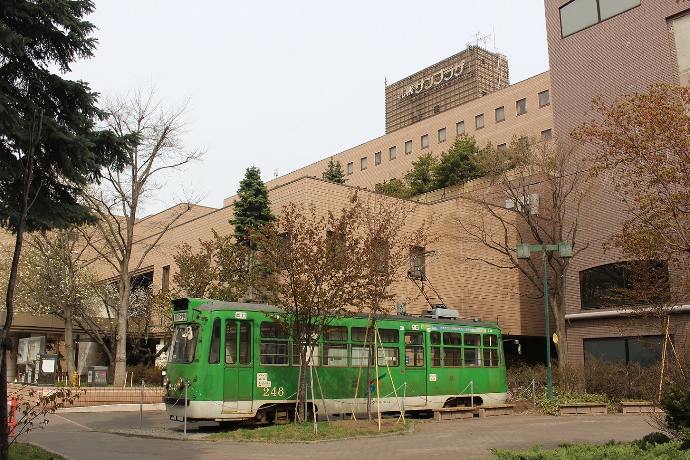 札幌市電240形248号車(札幌サンプラザ)a01