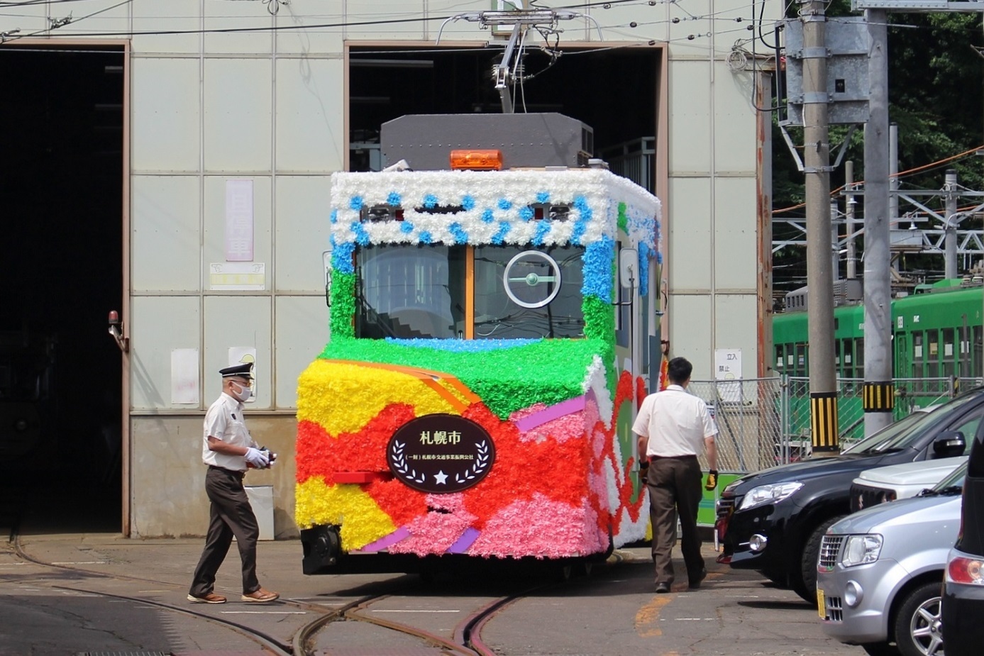 札幌市電・札幌市制100周年記念花電車a10