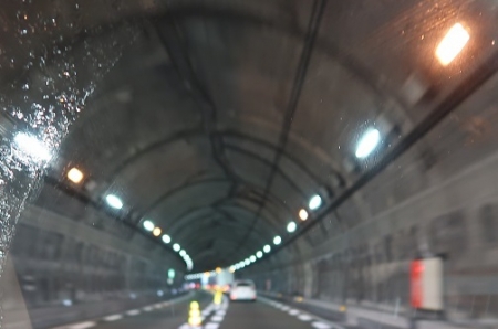 東名高速トンネル