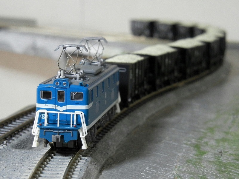 マイクロエース製秩父鉄道鉱石列車カプラー交換と走行 - 鉄道が好きな