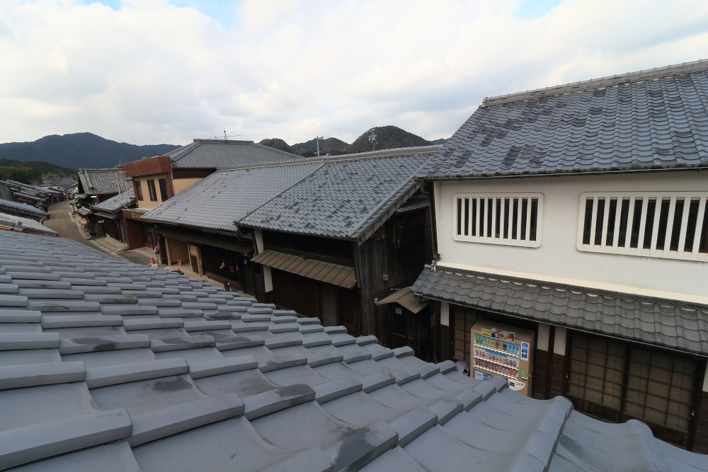 関宿の古い街並み　眺関亭の画像