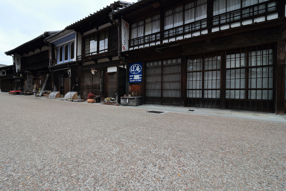 関宿の古い街並みの画像
