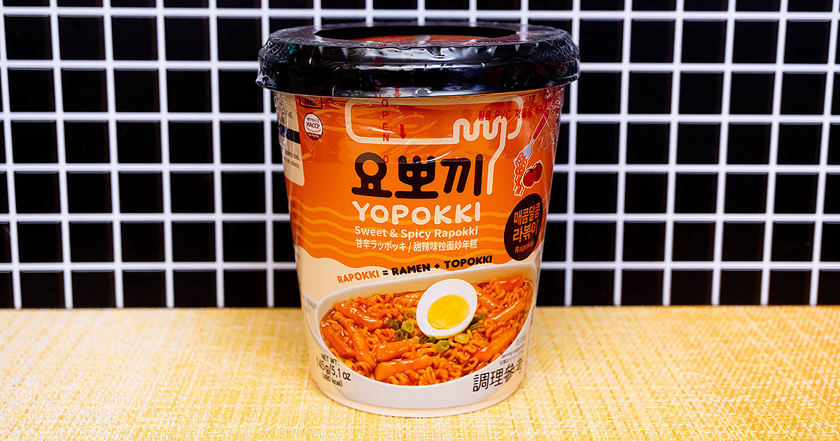 韓国の名物カップ麺「ヨッポギ」！ラーメントッポギの「ヨッポギ カップラッポッキ 甘辛味」を実食レビュー