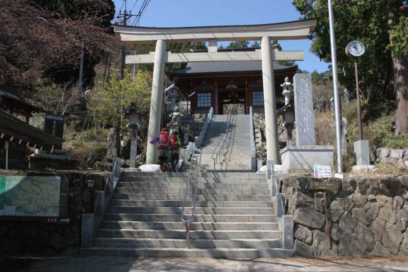 御岳城／御岳神社の山門