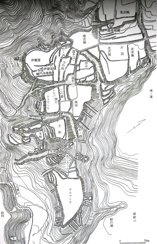 松尾城／②等高線の測量図