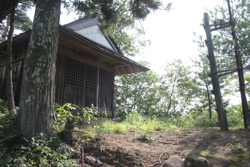 小松尾城／⑤主郭にある神社