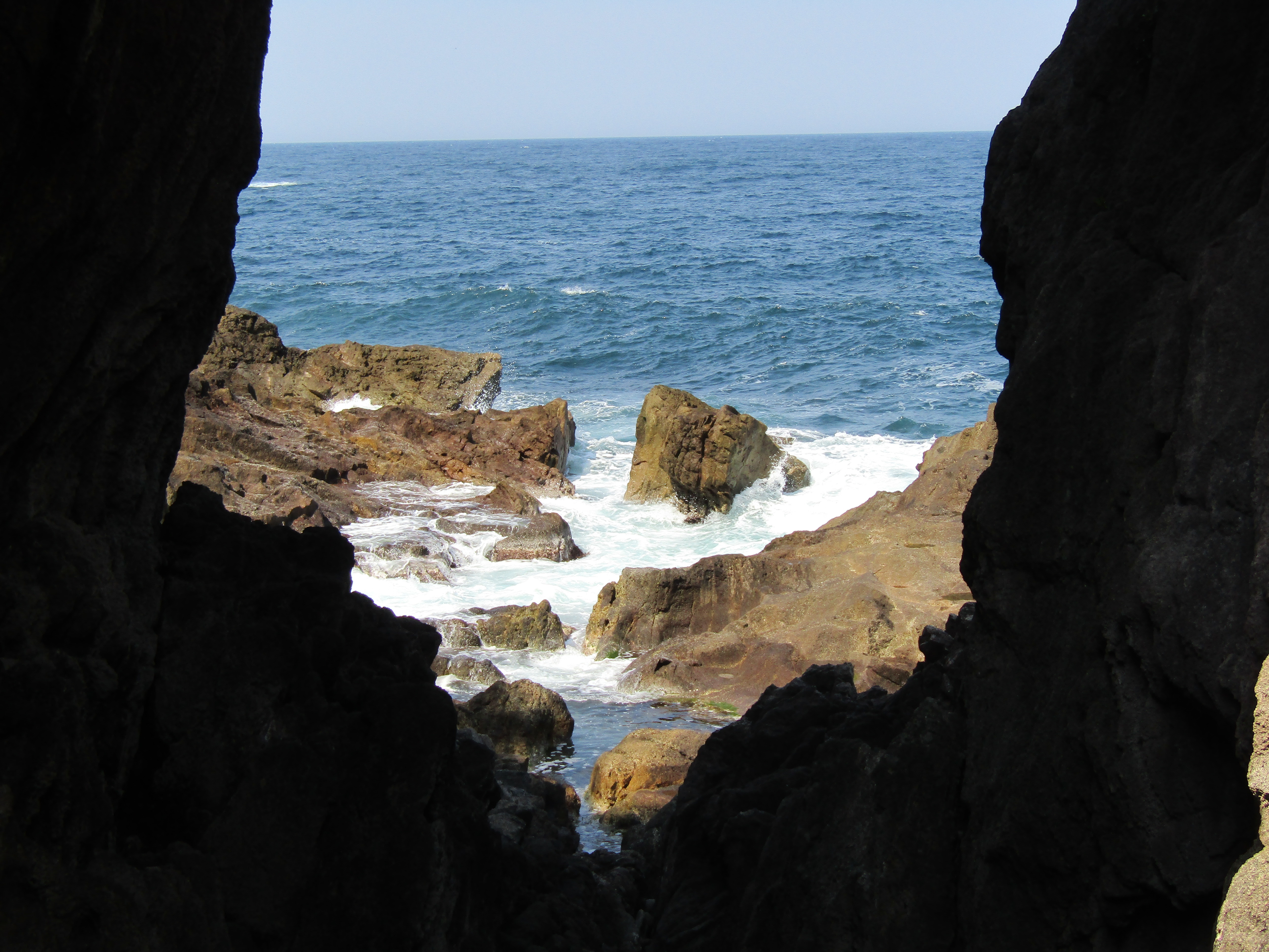 弁慶のはさみ岩から見える海