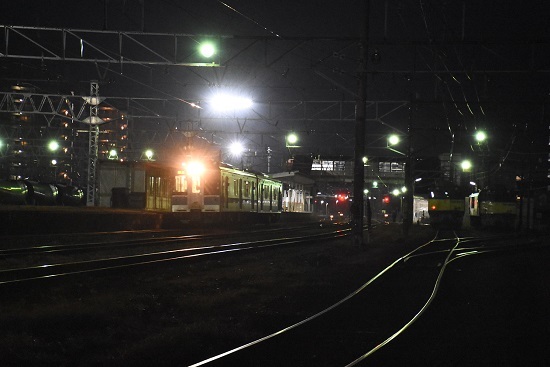 2021年11月20日撮影　南松本にて　E127系による霜取り電車　2