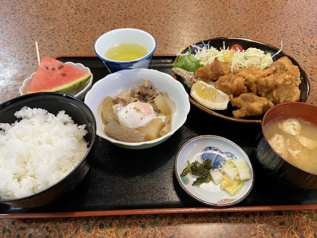 大阪屋　鶏の唐揚げ定食　