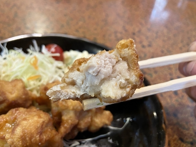 大阪屋　鶏の唐揚げ定食　肉汁