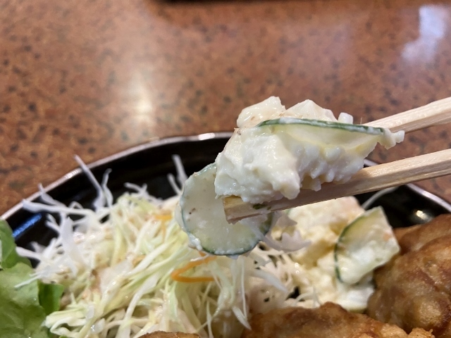 大阪屋　鶏の唐揚げ定食　ポテトサラダ
