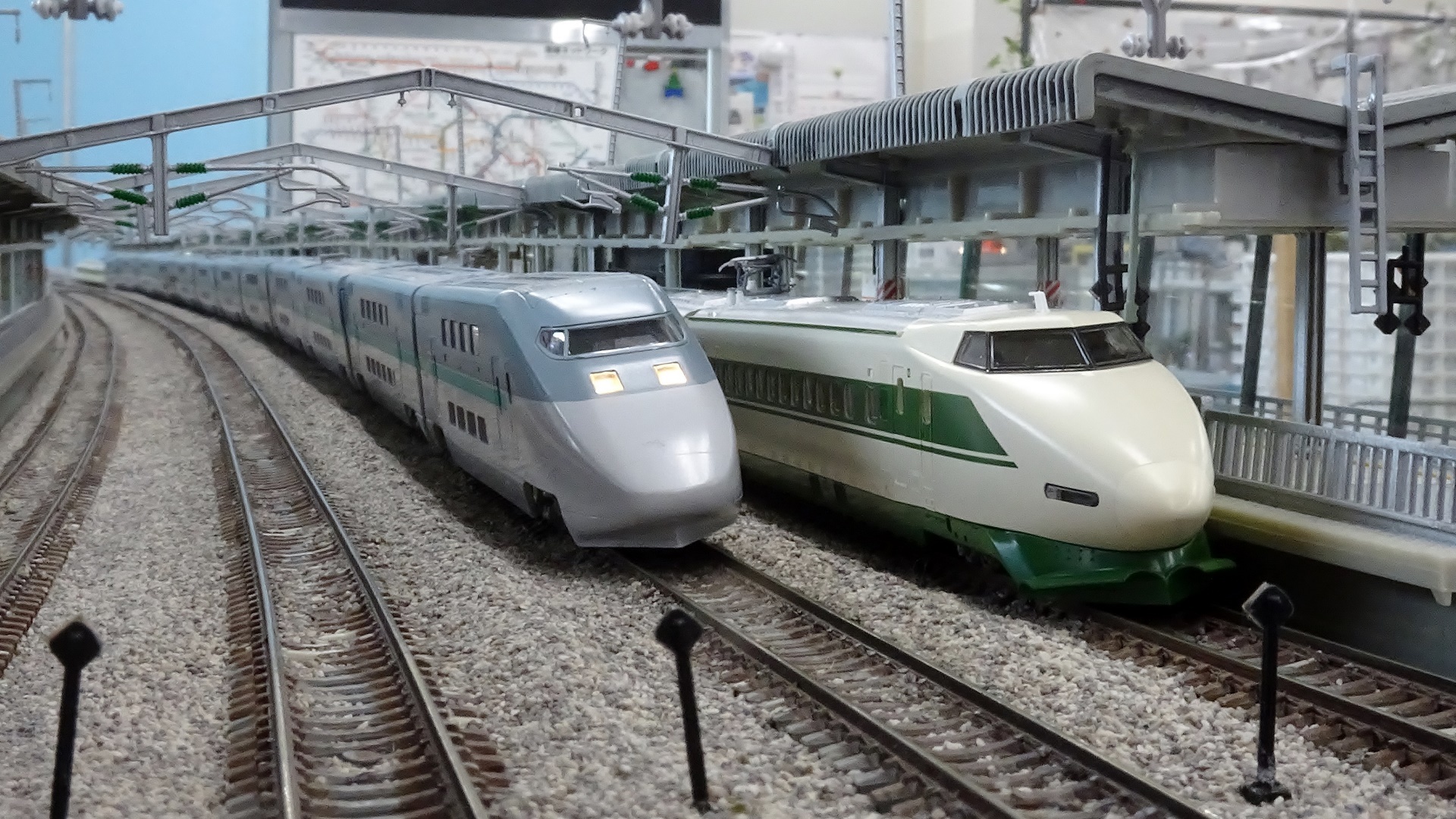 JR E1系東北・上越新幹線MAX・旧塗装 ー夢空間を走る - ビスタ模型鉄道 